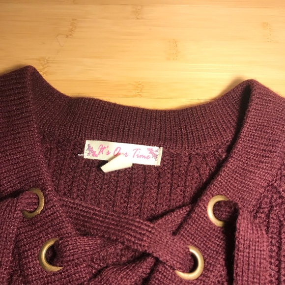 Chunky Lace Up Sweater - Picture 2 of 2